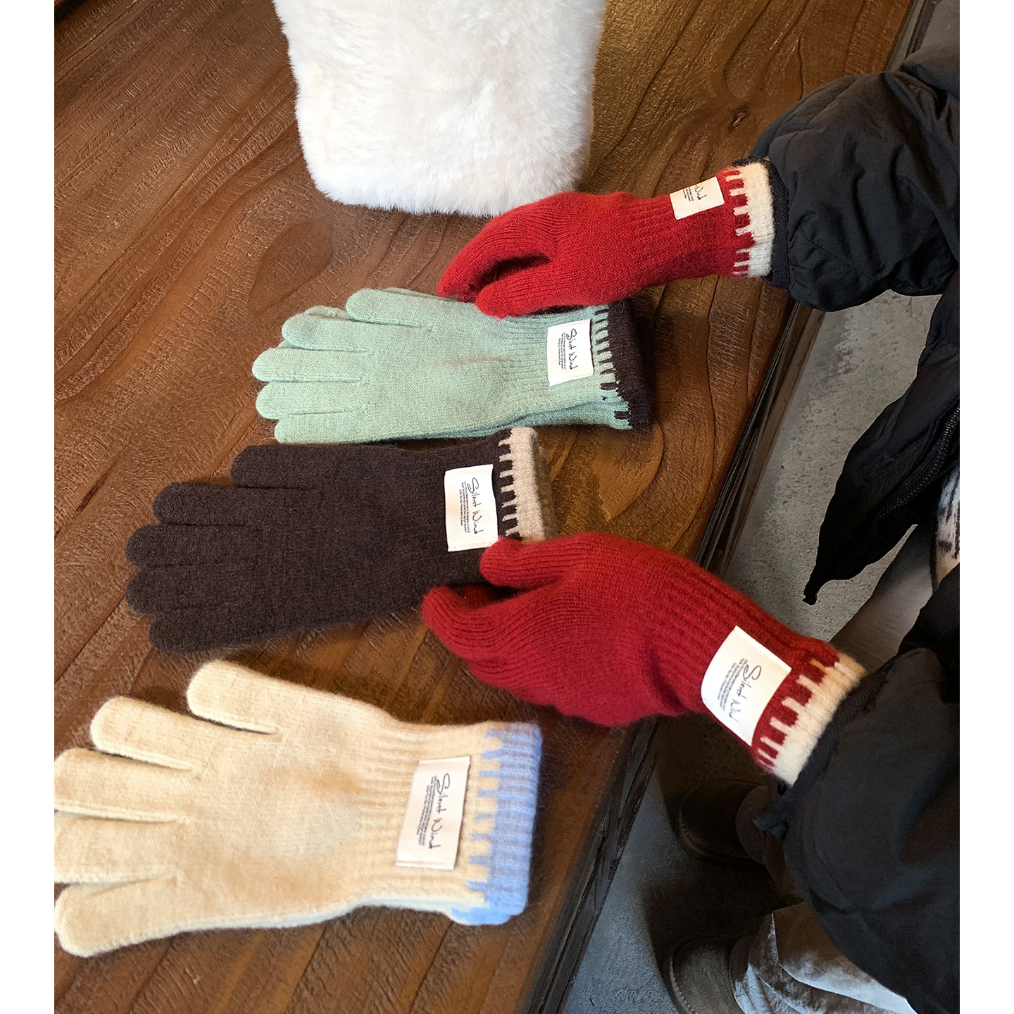 含羊毛新年红色针织手套女士冬季新款加厚防寒保暖骑行分指可触屏