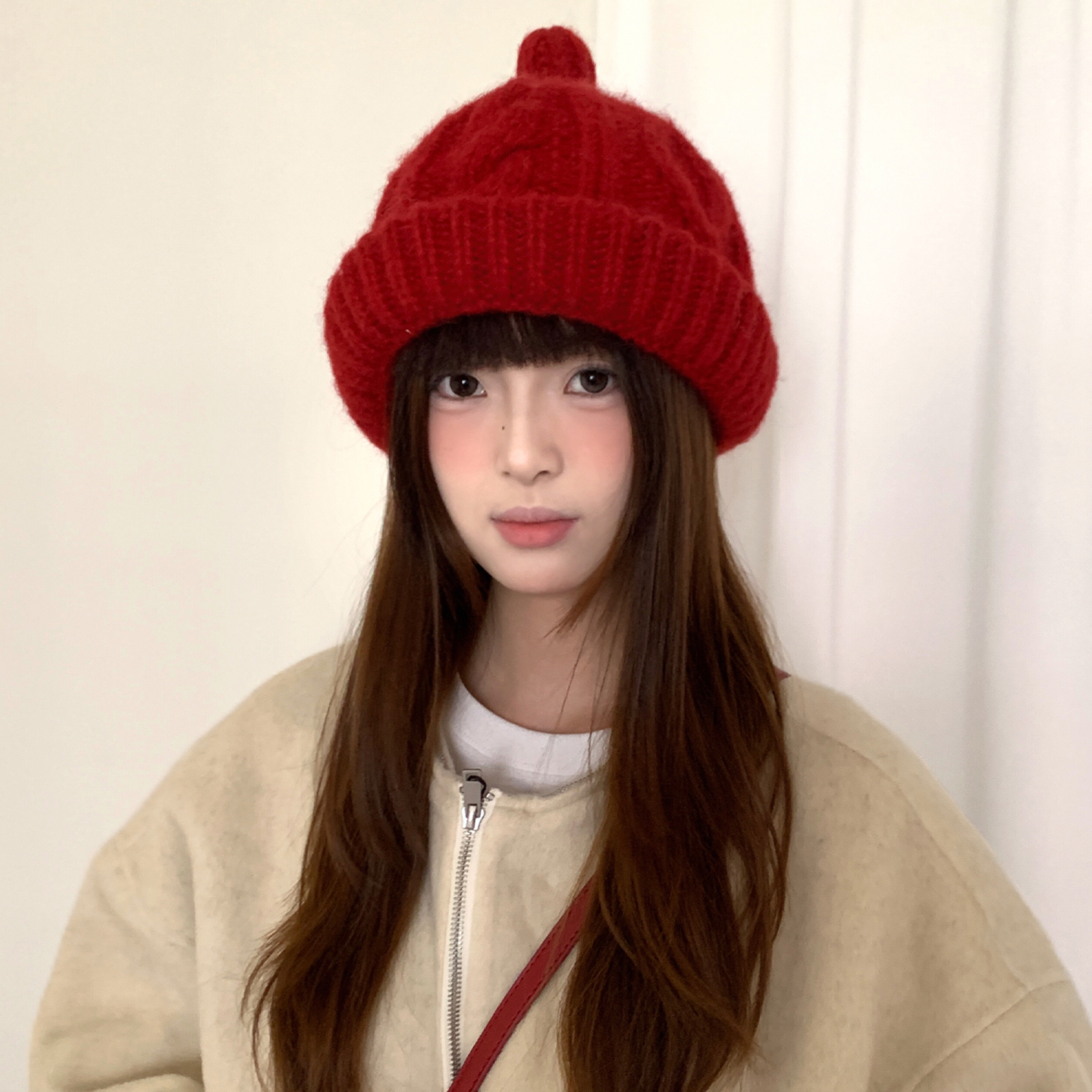 红色可爱毛球卷边针织帽子女冬