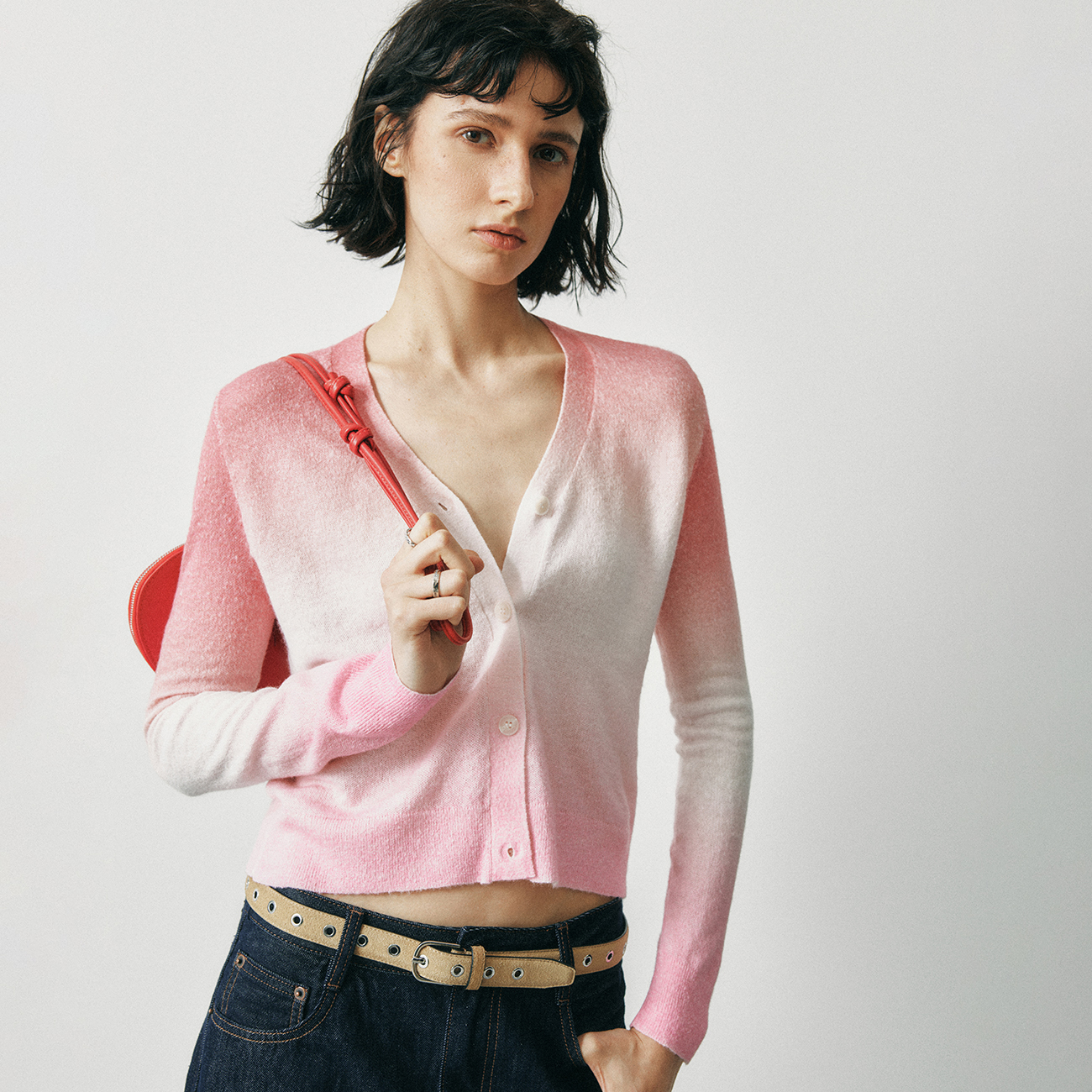 笑脸刺绣章仔彩色针织开衫上衣女