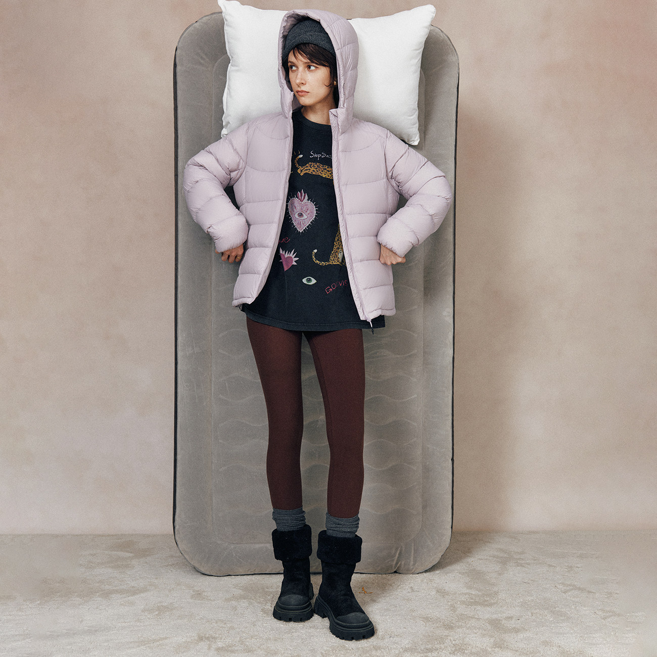 基础款连帽绗缝排骨羽绒服外套