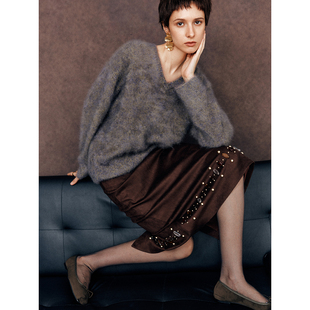 丝滑雾面麂皮绒手工钉珠直筒开衩半身裙 珠光宝气 贵妇舒适区