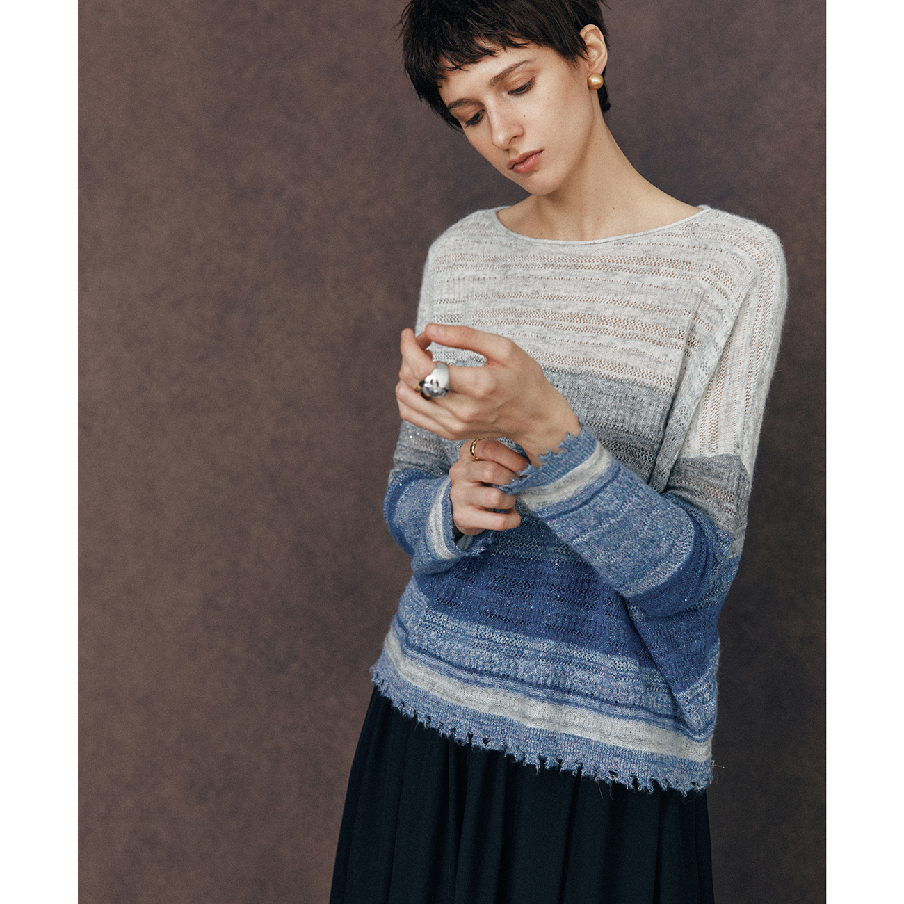 灰蓝闪葱渐变条纹羊毛针织衫