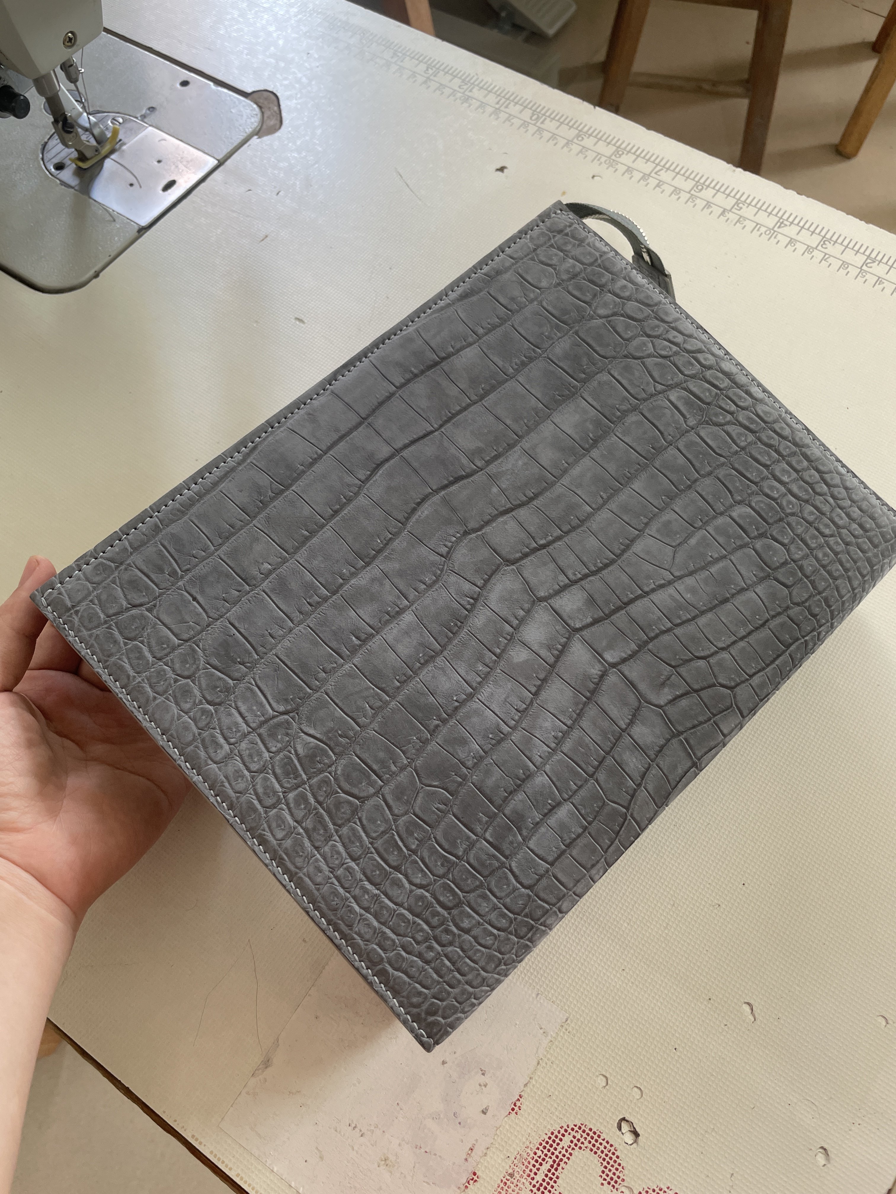 美洲鳄鱼皮磨砂皮洗漱包手工制作手拿包