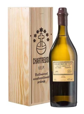 查特黄精酿利口酒1000ml Chartreuse Liqueur 系列绿香甜法国洋酒