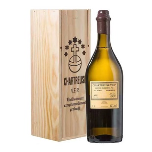查特黄精酿利口酒1000ml Chartreuse Liqueur 系列绿香甜法国洋酒