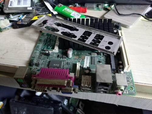 原装拆机 D2250 SV-Atom222C ddr3 双核 四线程 17*17主板