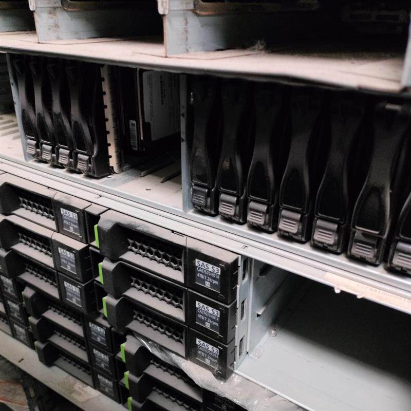 Netapp 111-01127 E-X4051B-R6 600G 10K SAS E2600 E2700 硬盘