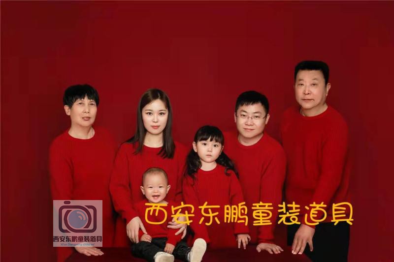 21年影楼全家福新款质量喜庆的新年拍摄红色毛衣秋冬亲子过年装