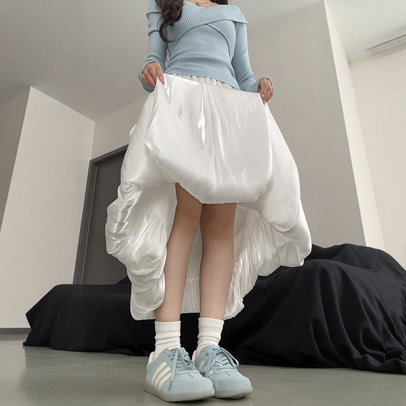 我勒个会发光的缎面花苞裙！！