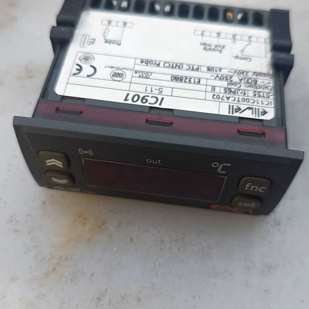 温控IC11C00TCA702,功能包好就一个