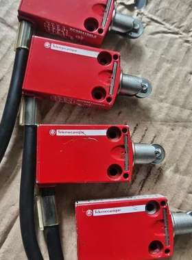 Telemecanique限位开关XCSM4102L2，红色