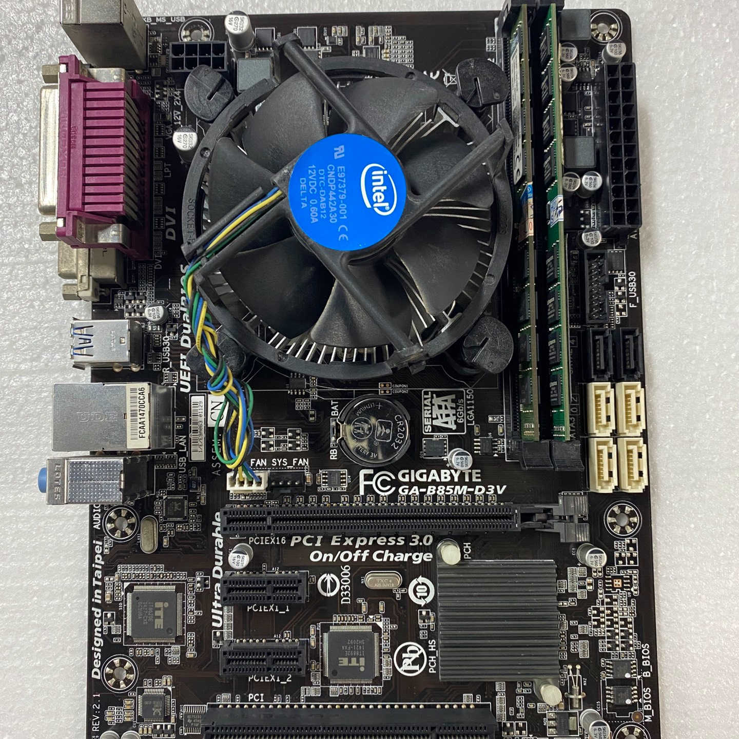 包邮 B85主板 +i3 4160cpu +4G内存