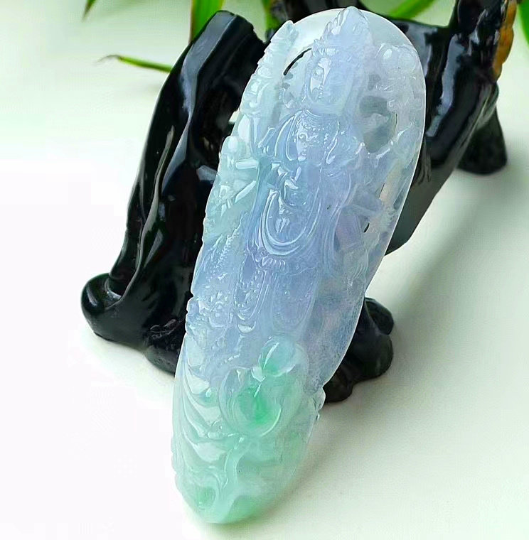 天然A货缅甸翡翠 精美水润   冰种千手观音菩萨吊坠 玉质细腻