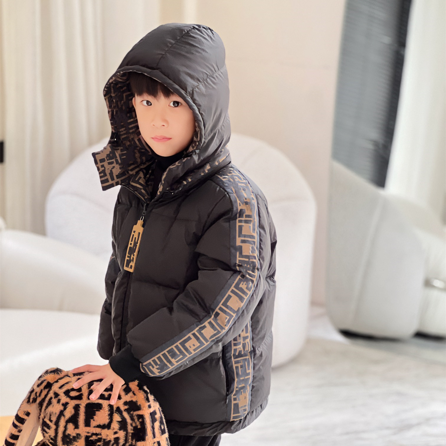 全幅字母花纹两面穿羽绒服