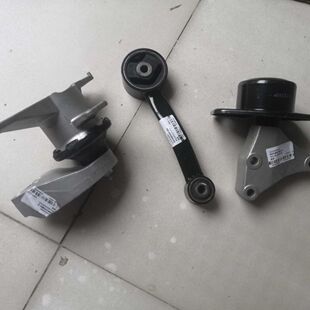 北汽E150130绅宝D20X25北汽昌河Q25机脚胶发动机悬置支架机爪垫胶