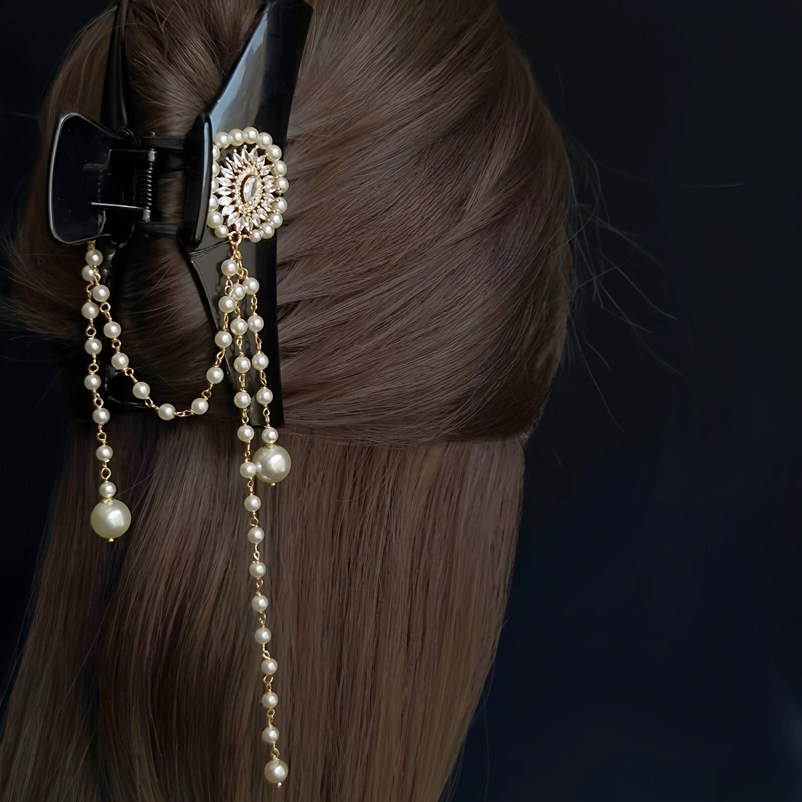 2025年秋冬氛围感柔美复古珍珠发链丝绒中式流苏盘发抓夹鲨鱼夹