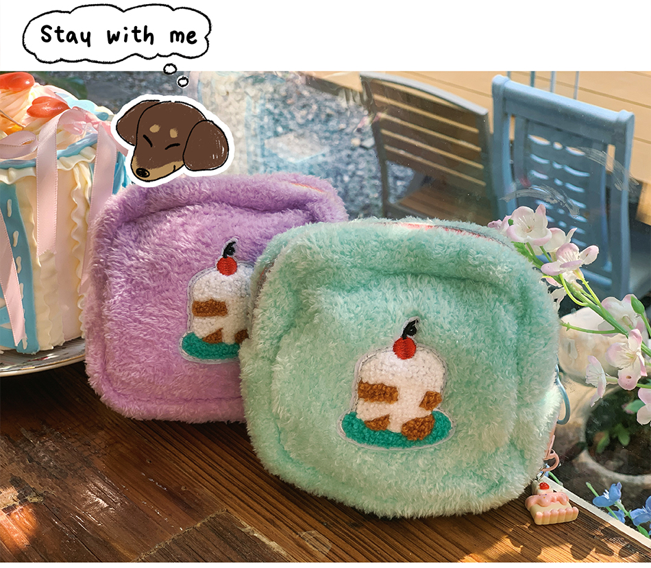 SEEU SODA/自制可爱蛋糕化妆包卫生巾收纳少女毛绒耳机包ccd收纳