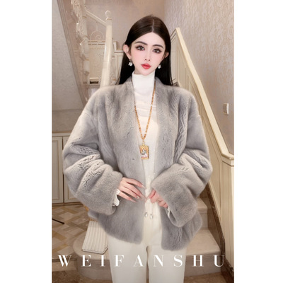 凡舒轻奢 飘雪魔都2026年秋冬新款蓝宝石&帕斯条水貂真丝里布外套