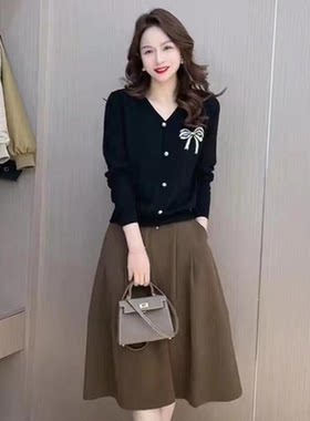 两件套蝴蝶结针织衫女半身裙秋冬
