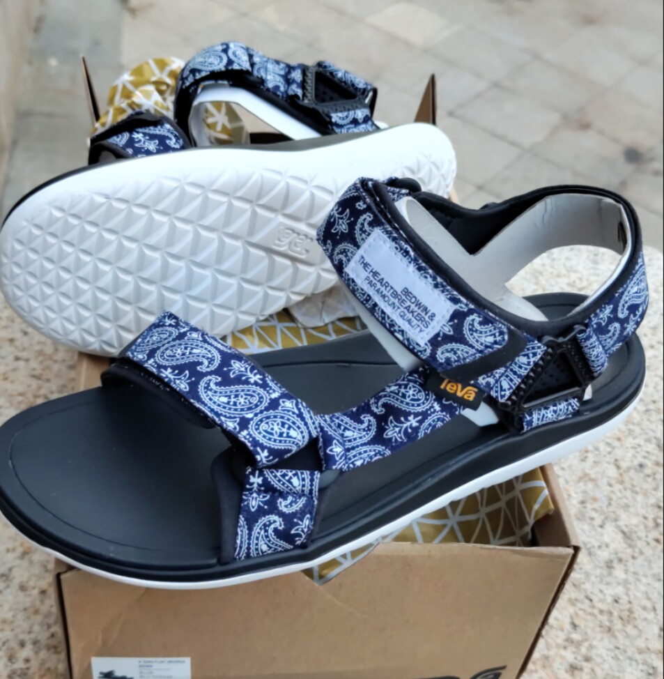 teva  限量版 沙滩鞋 凉鞋 跑鞋减震大底 轻量沙滩鞋