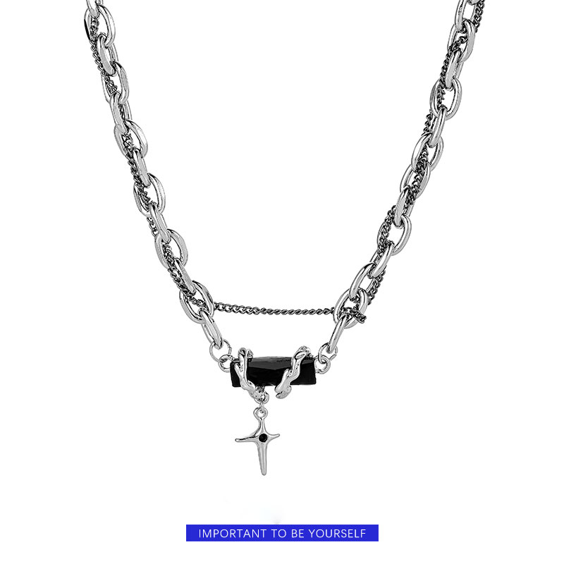 黑色锆石吊坠缠绕项链