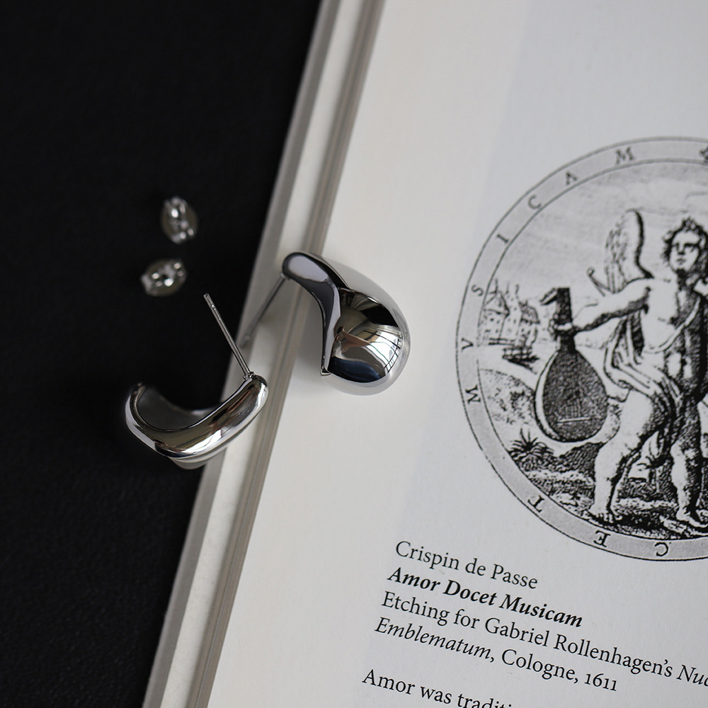 ED098 坠落水滴 甜酷风金属腰果形复古法式耳钉耳环 钛钢银不掉色