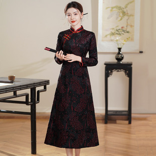 2025新款女妈妈连衣裙红色加厚冬装国风新中式长袖改良旗袍女装