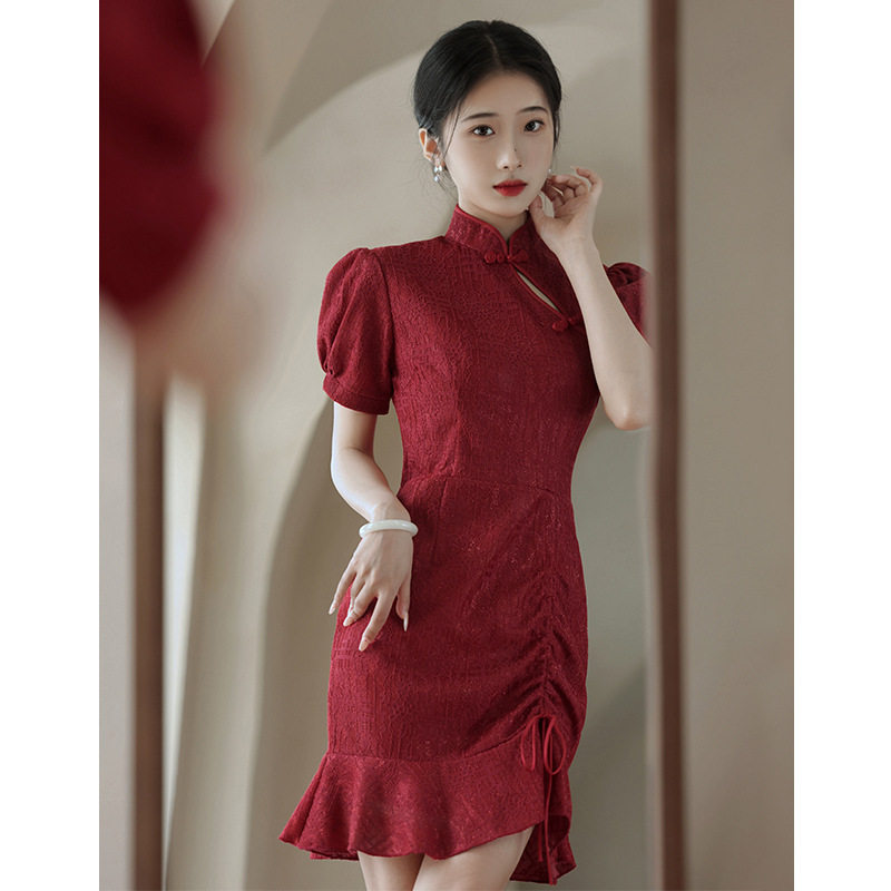 酒红色旗袍敬酒服女夏季新娘小个子年轻款订婚连衣裙结婚鱼尾礼服