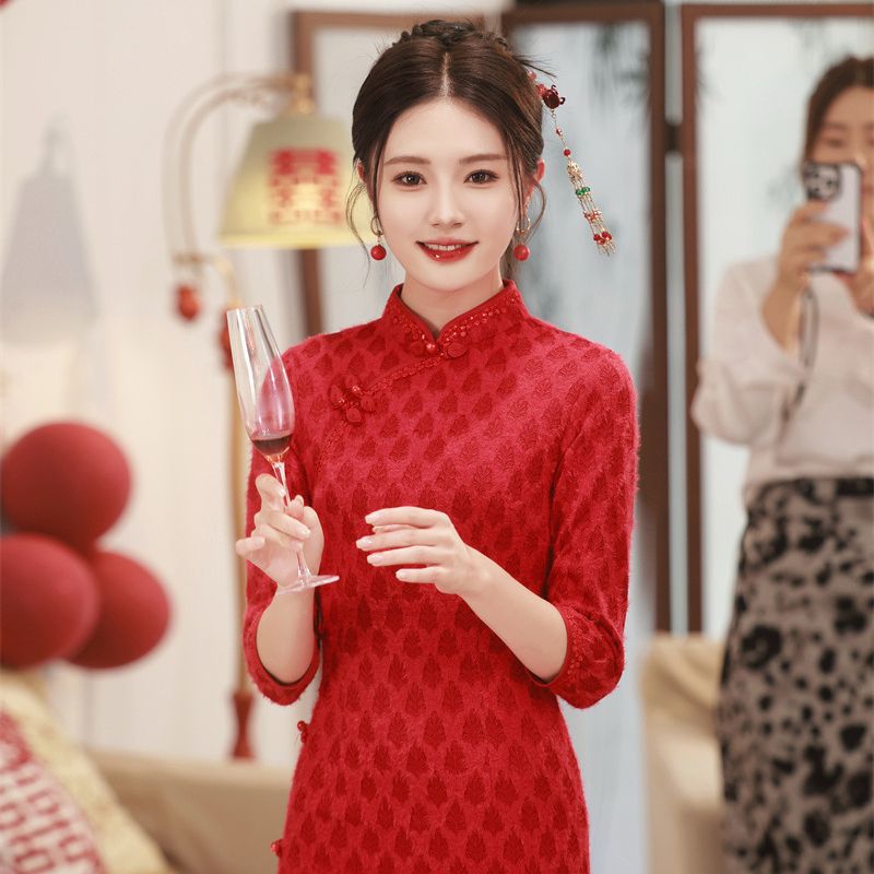 2023秋季新款 羽毛绒复合蕾丝侧八扣长款旗袍新娘装敬酒服七分袖