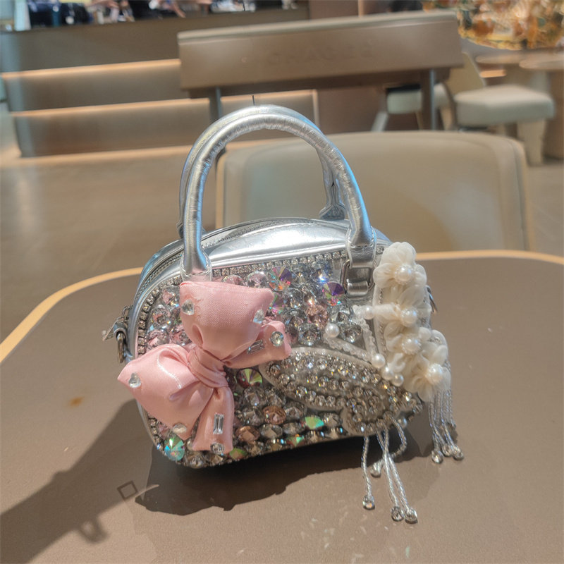 洋气新款真皮手提小包包女时尚气质百搭可爱甜美钻单肩斜挎小方包