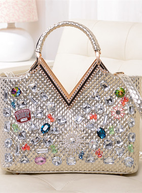 真皮女包手提包2026新款潮V大容量网红高级感单肩斜挎女时尚气质