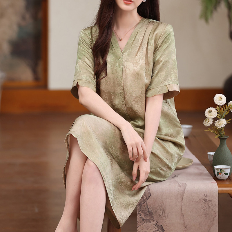 真丝桑蚕丝连衣裙高端大气上档次图片