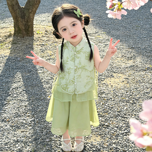 3岁女童新中式套装2026新款夏季4儿童唐装汉服5女孩背心裙裤套装