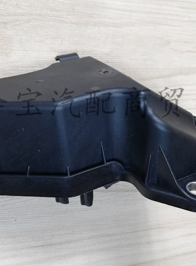 适配于奔驰 W221 E260 GLK300 R300 CLS350 ML350 M272油水分离器