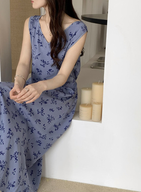 2026棉绸碎花连衣裙女夏高级感海边度假红色背心裙法式小个子长裙