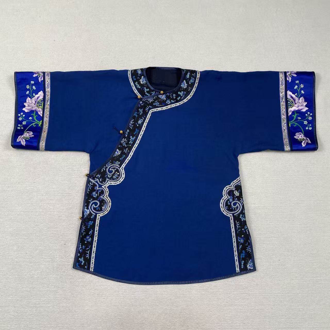 云饰图腾原创新中式国风女装新款重工刺绣斜襟太太服宽松上衣圆领