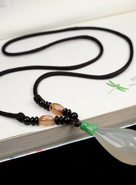 天然玉髓玛瑙玉兰花项链