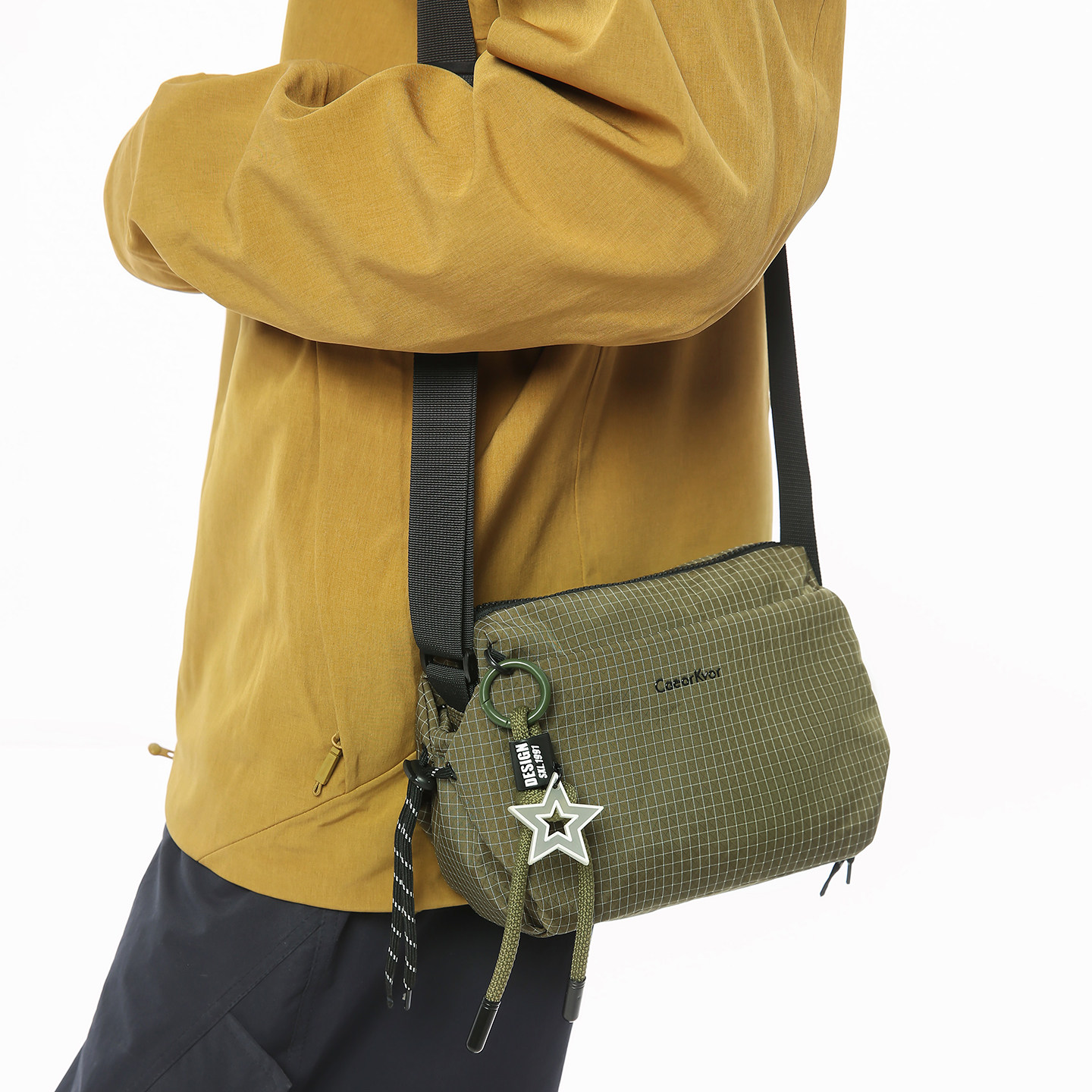 单肩包新款通勤户外休闲百搭格子斜挎包男士轻便小方包都市骑行包,箱包皮具/热销女包/男包,男士包袋,淘宝优惠券,粉丝福利购,淘宝优惠卷