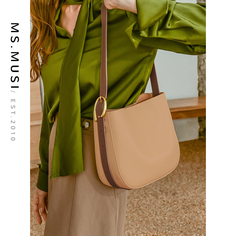 暮思小姐包包女2021秋冬款女包单肩斜跨包牛皮百搭腋下包潮流轻奢