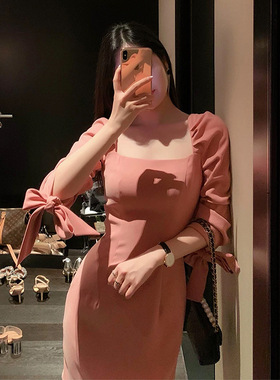 欧美复古方领粉色礼服女轻奢小众高端级感气质晚宴年会包臀连衣裙