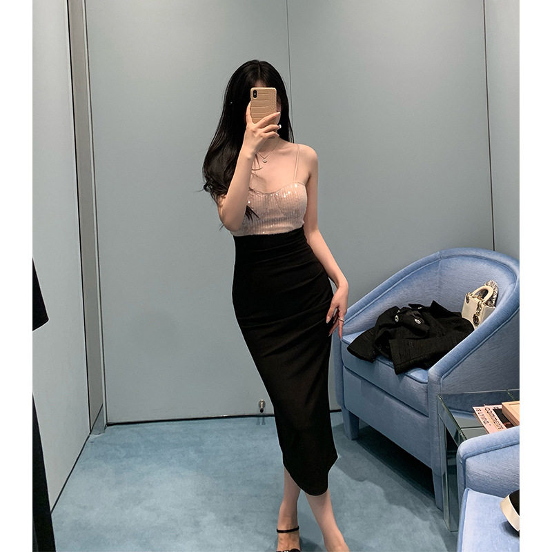 法式性感吊带露肩背黑色礼服女轻奢小众高端级名媛气质收腰连衣裙