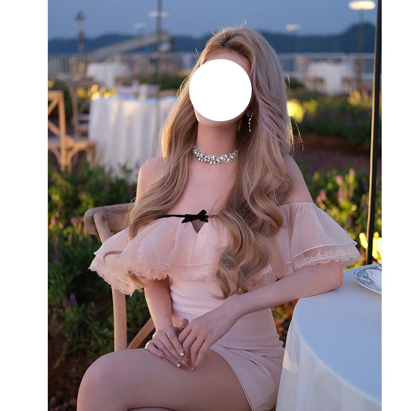 法式性感一字肩抹胸露背粉色礼服轻奢小众高端级气质荷叶边连衣裙