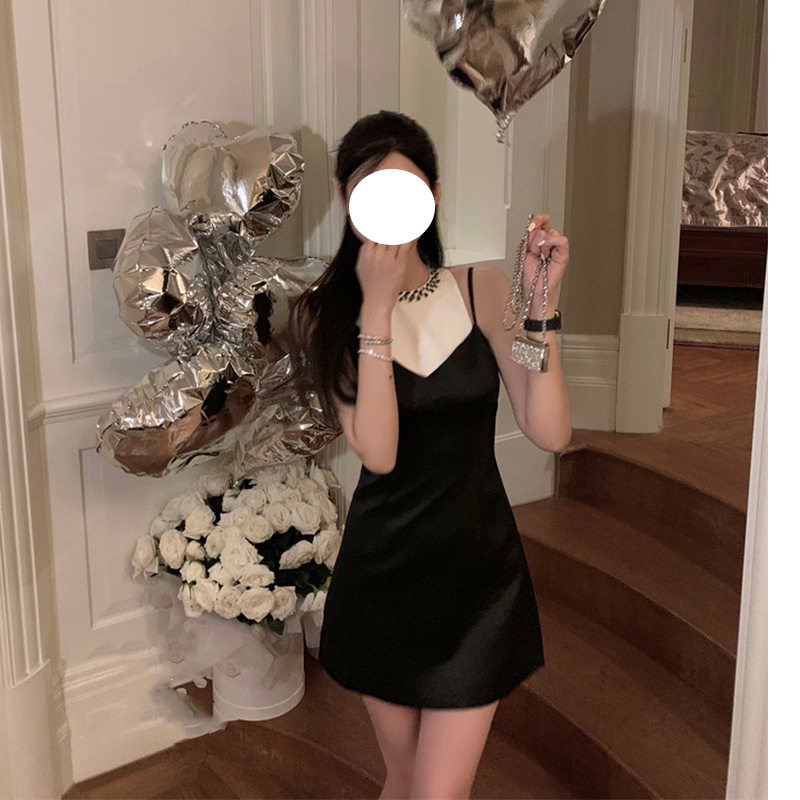 法式性感吊带露肩背黑色礼服女轻奢小众高端级气质收腰缎面连衣裙