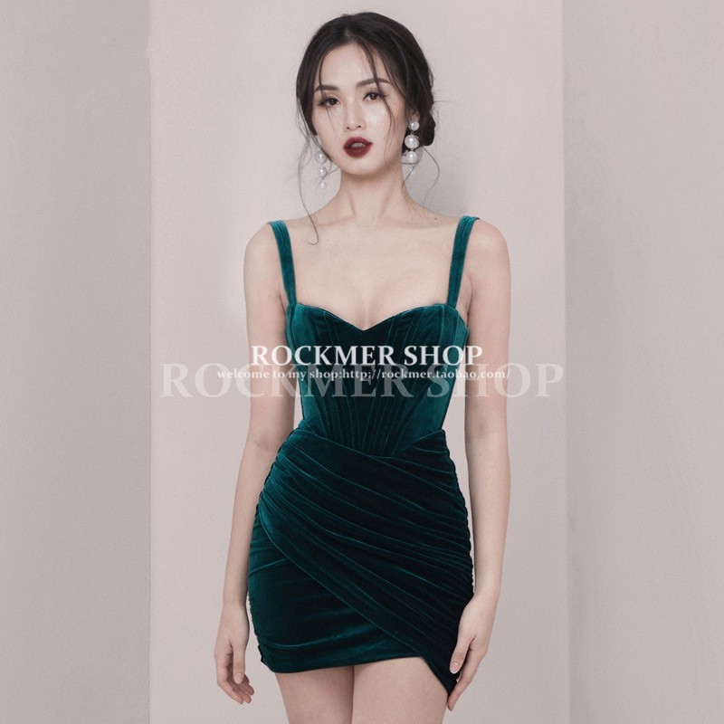 欧美性感V领吊带露肩背晚礼服轻奢小众高端级气质名媛生日连衣裙