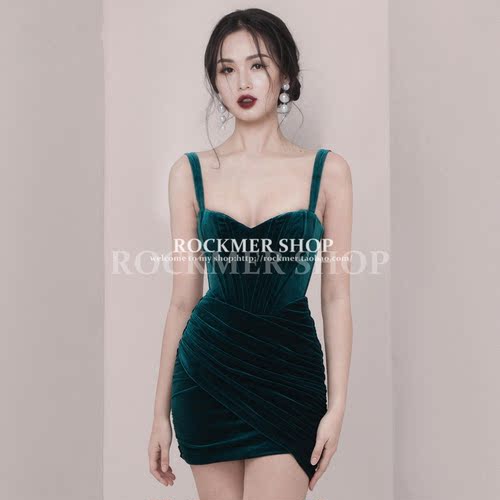 法式性感V领吊带露肩背晚礼服轻奢小众高端级气质名媛生日连衣裙