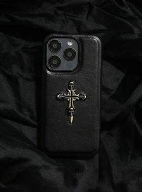 适用iphone13暗黑风骷髅十字架手机壳14pro皮质手机保护壳套15promax中性个性小众