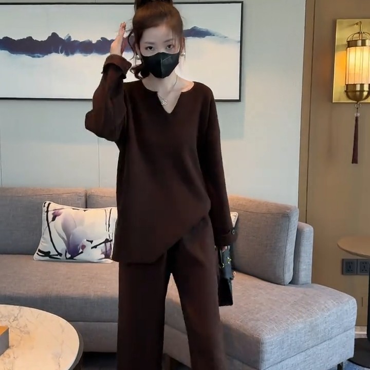 慵懒风V领针织毛衣两件套女秋冬宽松显瘦套装,女装/女士精品,大码套装,淘宝优惠券,粉丝福利购,淘宝优惠卷