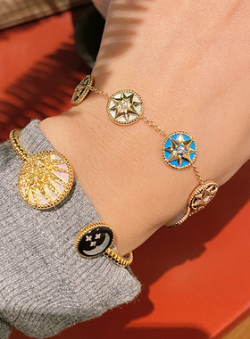 一条属于夏天的彩色手链