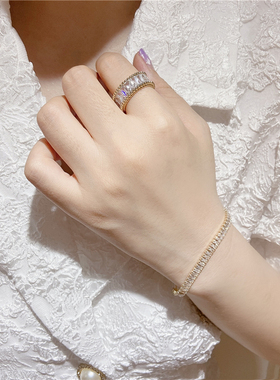 高级感轻奢锆石水晶戒指