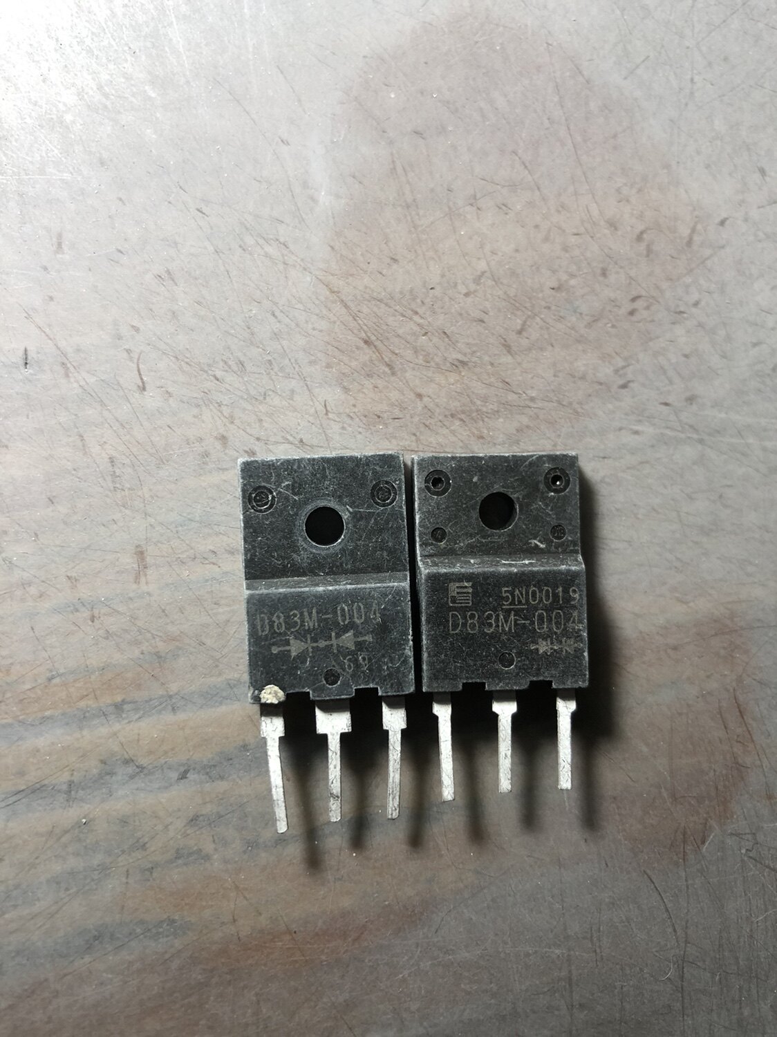 d83m-004   原装进口拆机大功率肖特基整流二极管塑封30a40v